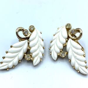 Vintage Kramer signed milk glass and rhinestone clip earrings